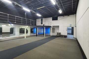 Помещение своб.назн., 232,9 м², 2/2 эт.